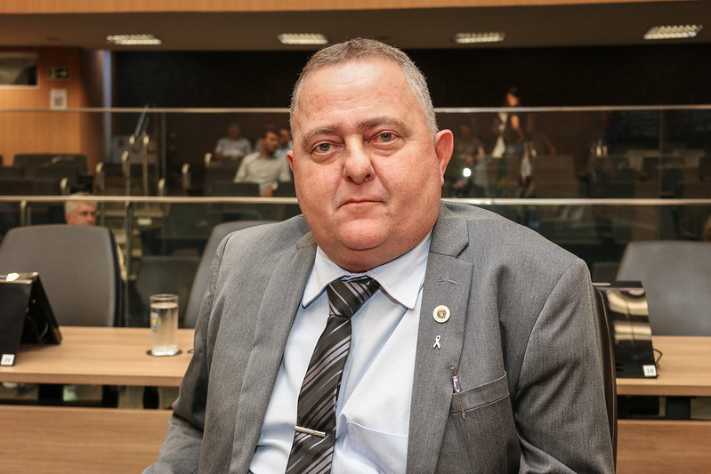 Marcelo da Farmácia protocola PL que institui o Concurso Anual de Redação, Poesia e Pintura sobre o Meio Ambiente