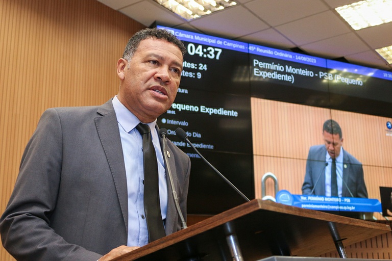 Permínio Monteiro protocola Projeto de Lei para criar RG animal, que possibilitará identificar e monitorar população de cães e gatos em Campinas