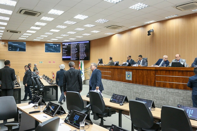 Câmara vota, em definitivo, incentivo à transformação de infraestruturas da cidade em Galeria de Arte Urbana e empréstimo para obras antienchente