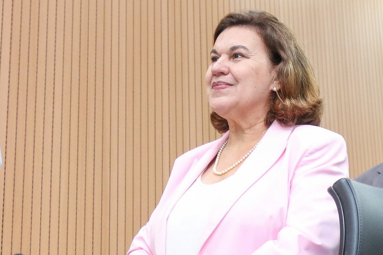 Debora Palermo demanda estudos para aquisição de equipamentos de exame de sangue nos Consultórios Veterinários Móveis de Campinas