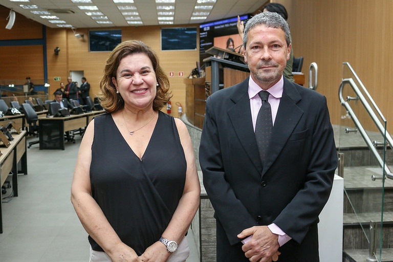 Debora Palermo e Paulo Bufalo homenageiam biólogo do Instituto Agronômico e agroecologista com Medalha “Chico Mendes”