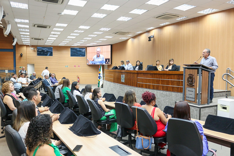Em cerimônia realizada na Câmara, novos membros do Conselho Municipal dos Direitos da Criança e do Adolescente tomam posse