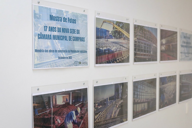 Exposição de fotos do período da construção do Plenário comemora os 17 anos de funcionamento da Câmara no atual prédio