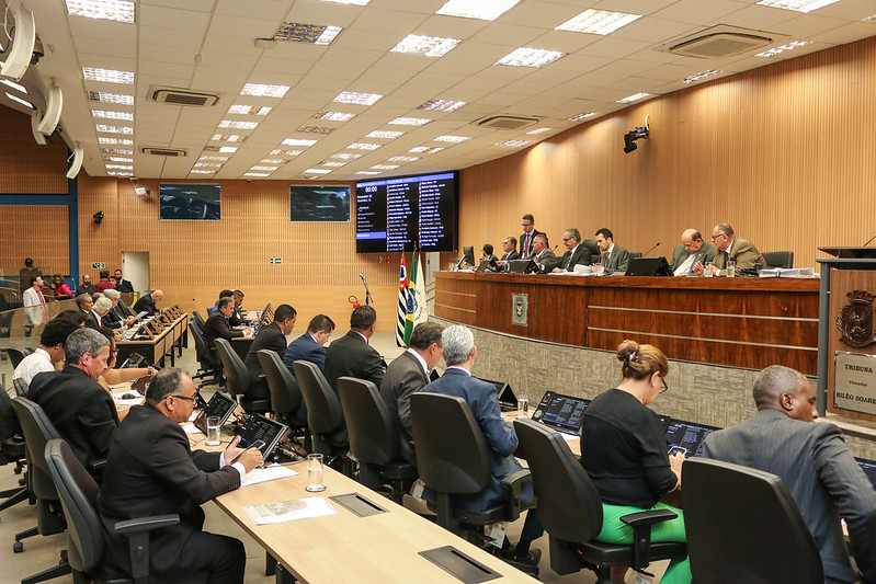 Na primeira sessão do ano, Câmara rejeita, por unanimidade, a “Comissão Processante das quedas de árvores”