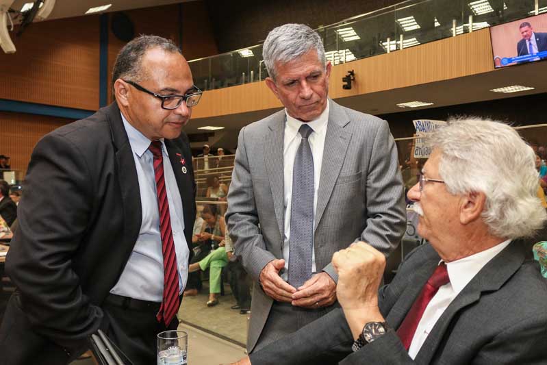 Nesta segunda-feira (6), Câmara vota – em definitivo – Projeto de Lei que proíbe Administração Pública de comprar e usar copos descartáveis produzidos a partir de derivados de petróleo