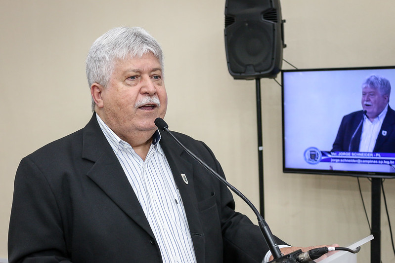 Jorge Schneider cobra Executivo para que seja ligada a iluminação pública no corredor do BRT