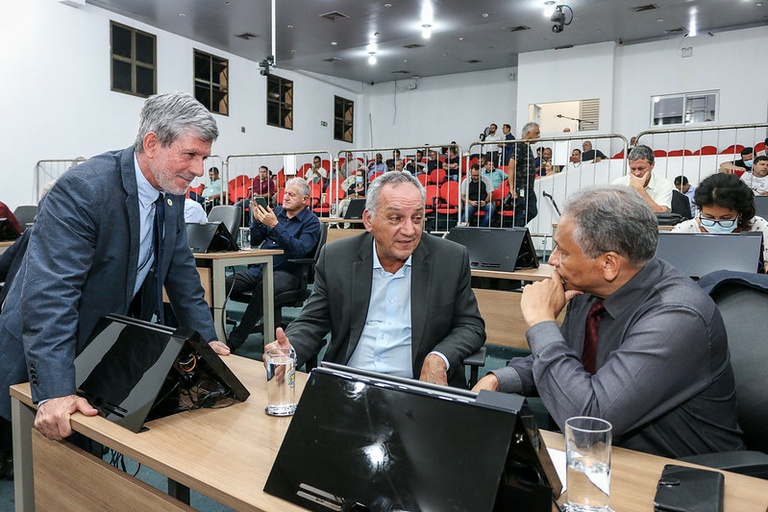 Paulo Haddad e Fernando Mendes serão os líderes de governo no próximo biênio