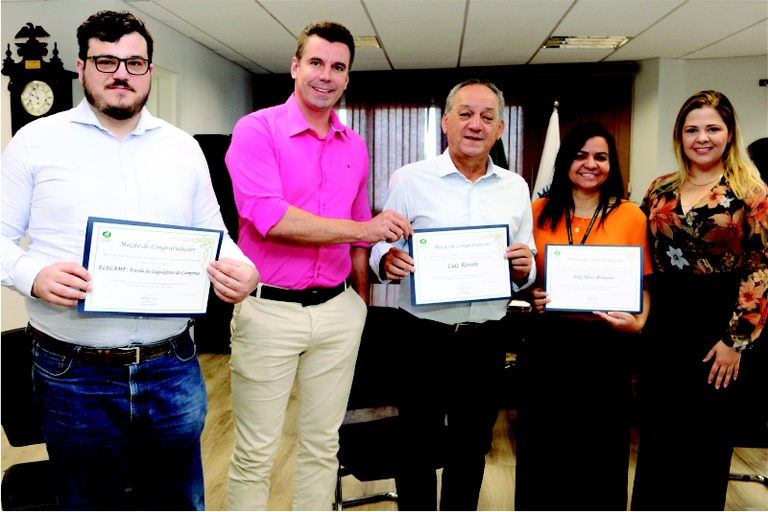 Elecamp recebe ‘Moção de Congratulação’ da Câmara de Valinhos por sua contribuição na formação da Escola Legislativa daquele município