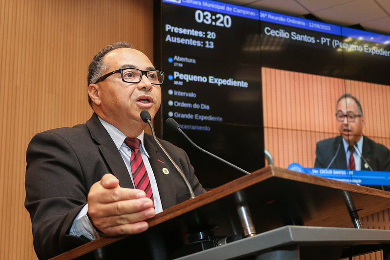 Cecílio Santos homenageia líder da Igreja Evangélica Assembleia de Deus Ministério Voluntários da Fé
