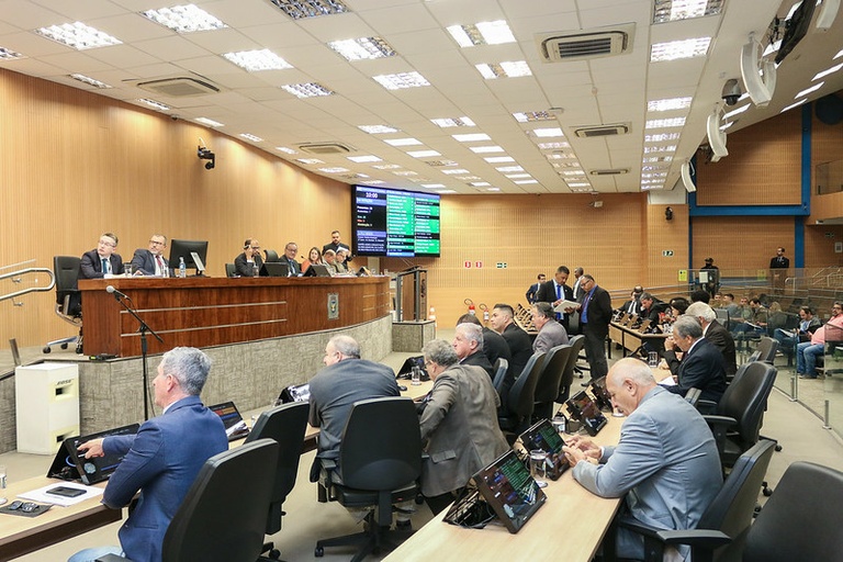 Câmara aprova, em análise inicial, Projeto de Lei que cria o Bolsa Esporte Municipal (BEM), com valor total de meio milhão de reais reservados a atletas, paratletas, técnicos e guias paradesportivos