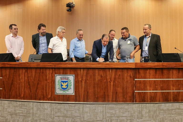 CPFL anuncia na Câmara retirada de 17,2 toneladas de cabos irregulares e assina convênio com cooperativa para destinação correta dos materiais recolhidos