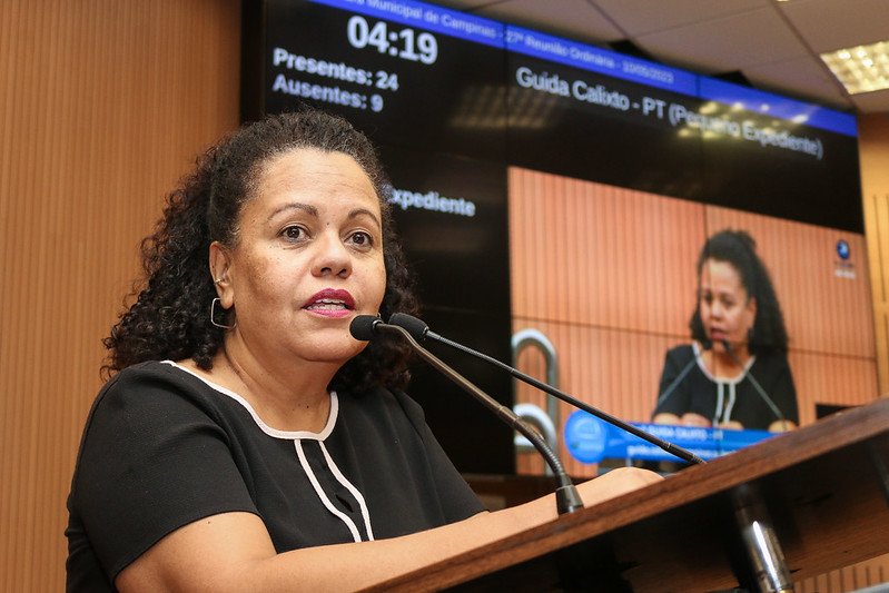 Guida Calixto requer informações sobre políticas de combate ao assédio moral de servidores da Prefeitura Municipal