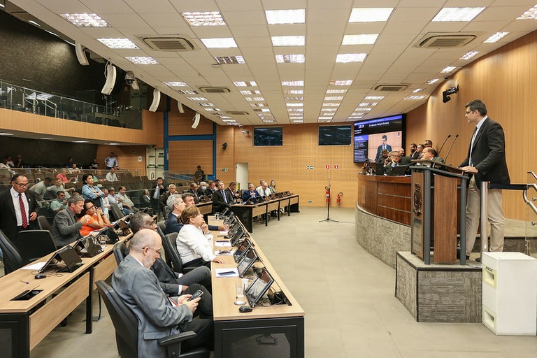 Em definitivo, vereadores aprovam Projeto de Lei que assegura publicidade a reuniões dos Conselhos Municipais; contas de 2018 da Prefeitura também são aprovadas