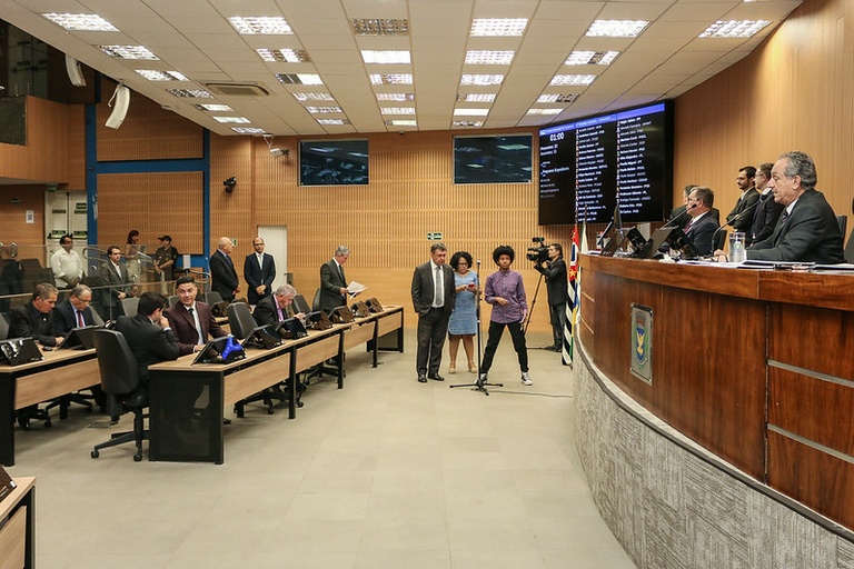 Nesta quarta (15), Câmara vota – em definitivo - obrigatoriedade de Petshops divulgarem nomes de veterinários e profissionais de banho e tosa