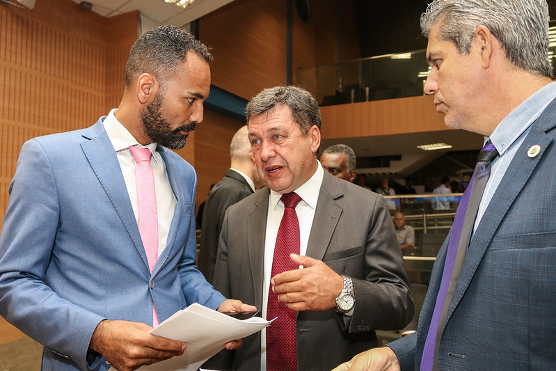 Vereadores aprovam, em votação definitiva, obrigatoriedade de Petshops divulgarem nomes de veterinários e profissionais de banho e tosa