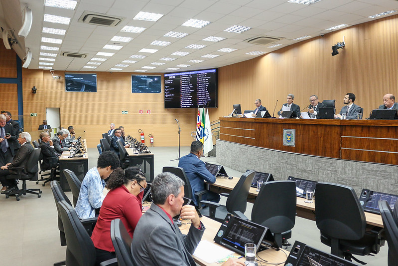 Câmara vota, em definitivo, Projeto de Lei que cria 200 vagas de professor adjunto II na Rede Municipal de Educação de Campinas