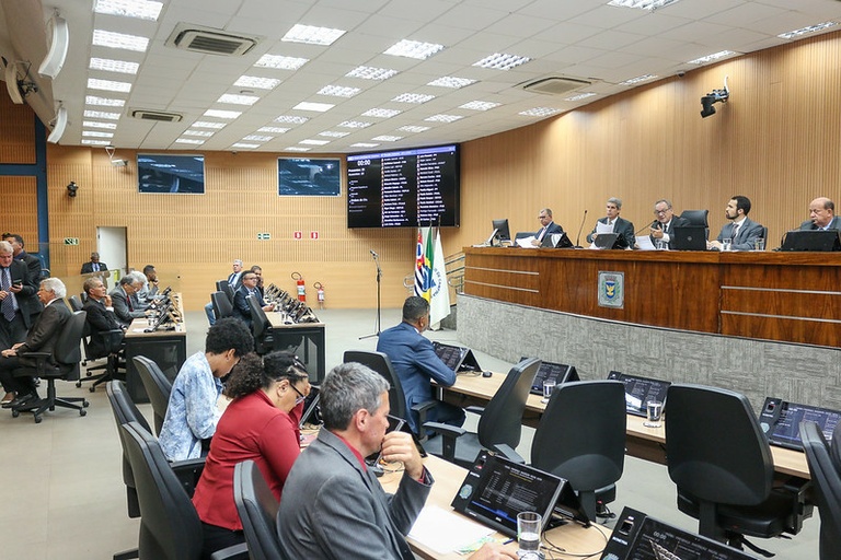 Câmara vota, em definitivo, Projeto de Lei que cria 200 vagas de professor adjunto II na Rede Municipal de Educação de Campinas