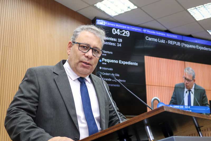 Indicação bem-sucedida: Carmo Luiz celebra entrega de praça revitalizada na Cidade Singer