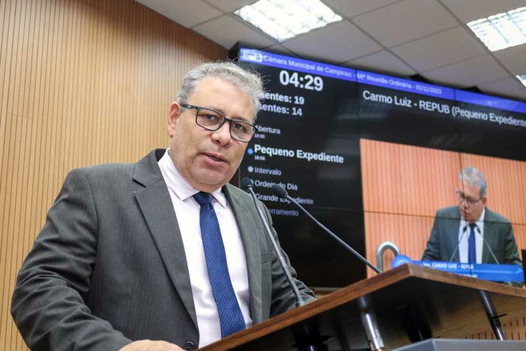 Indicação bem-sucedida: Carmo Luiz celebra entrega de praça revitalizada na Cidade Singer