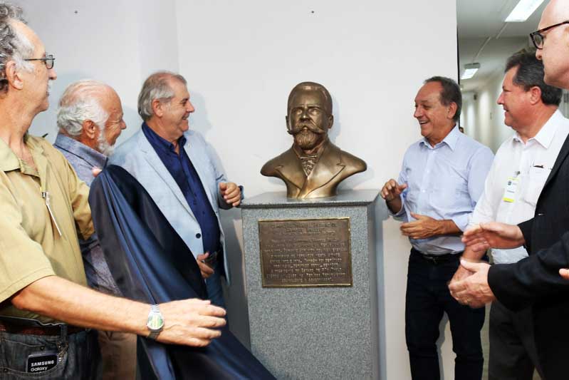 Câmara presta homenagem a Campos Salles, quarto presidente da República e vereador de Campinas, com instalação de placa e busto