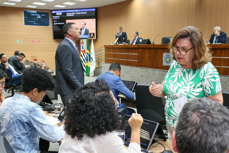 Câmara vota Projeto de Lei que pune quem acorrenta animais com multas de até R$ 17,9 mil