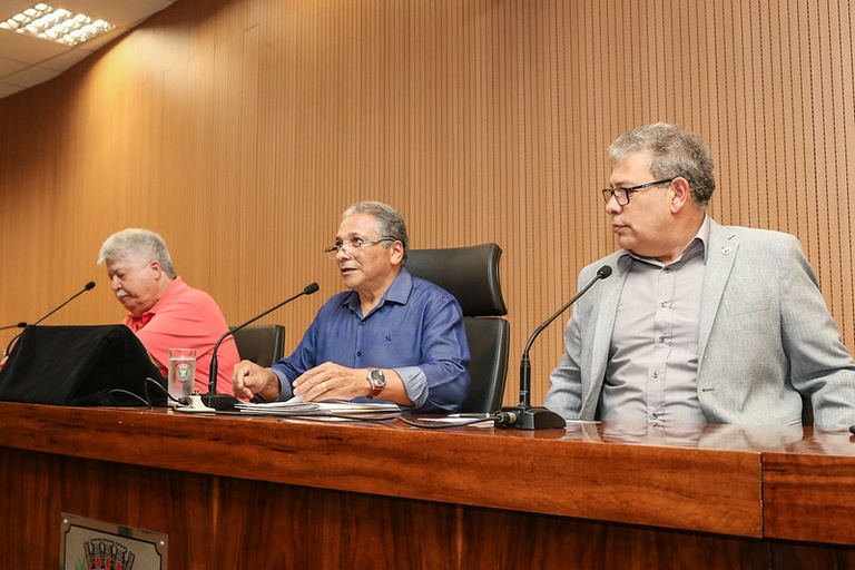 Comissão de Administração Pública recebe secretário de Serviços Públicos para prestar esclarecimentos sobre PPP da Iluminação Pública