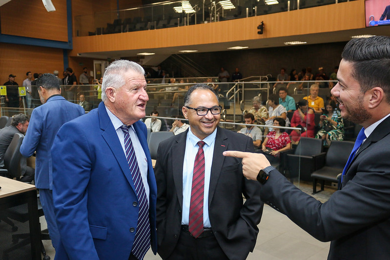 Vereadores aprovam, em 1ª análise, Projeto de Lei que prevê mais transparência à fiscalização em obras de contrapartida por meio de TACs e, em definitivo, mudança de nome do teatro do Centro de Convivência
