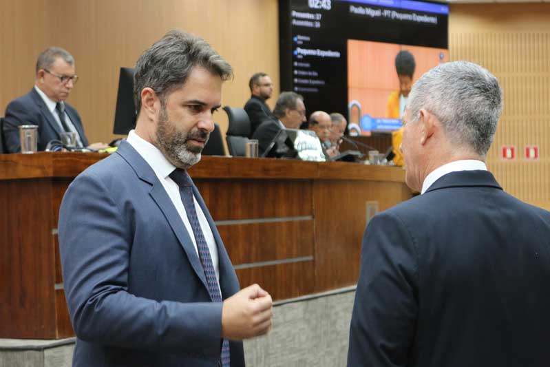 Vereadores aprovam, em votação inicial, Projeto de Lei que torna obrigatória exibição de vídeo antidrogas antes de shows e eventos culturais em Campinas