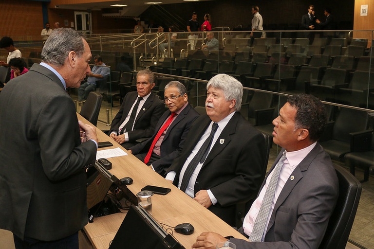 Câmara vota, em primeira análise, criação de 200 vagas para professor adjunto na Rede Municipal de Educação