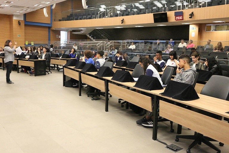 Vereadores da 5ª edição do Parlamento Jovem tomam posse nesta sexta (22) na Câmara