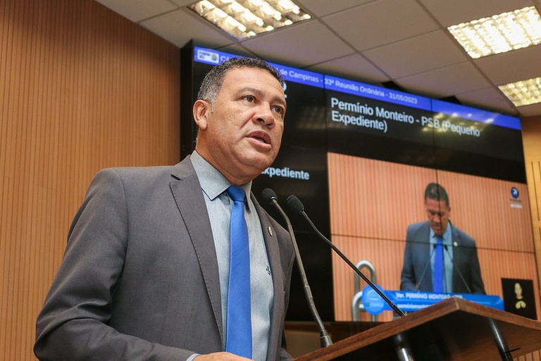 Permínio Monteiro protocola Projeto de Lei que estabelece regras – e focinheira - para condução de cães de grande porte e raças perigosas