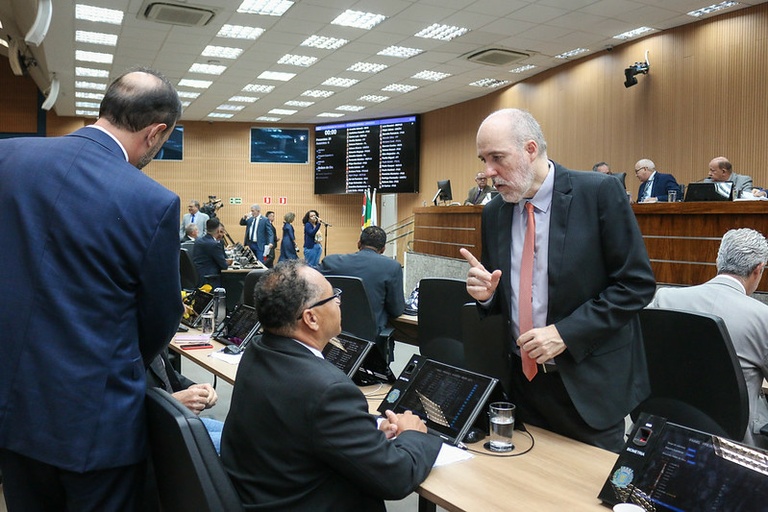 Vereadores aprovam, em votação definitiva, Projeto de Lei que quase triplica multa para quem causa dano a patrimônio público ou privado em Campinas