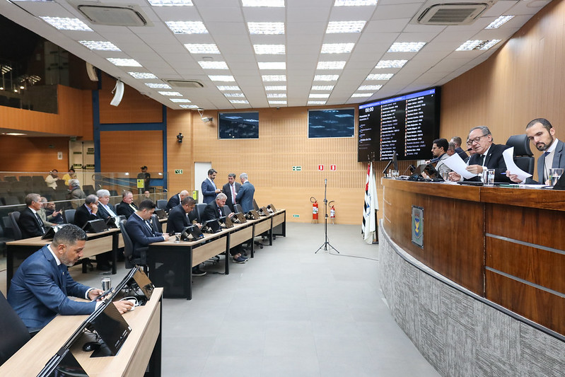 Câmara vota - em definitivo - Política de Transparência da Habitação Popular e, em análise inicial, criação de Central Municipal de Intérpretes de Libras