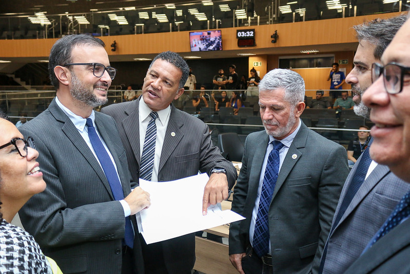 Em votação inicial, vereadores aprovam inclusão de direitos e proteção animal no currículo das escolas municipais e autorização para Pracão em toda praça ou parque público da cidade