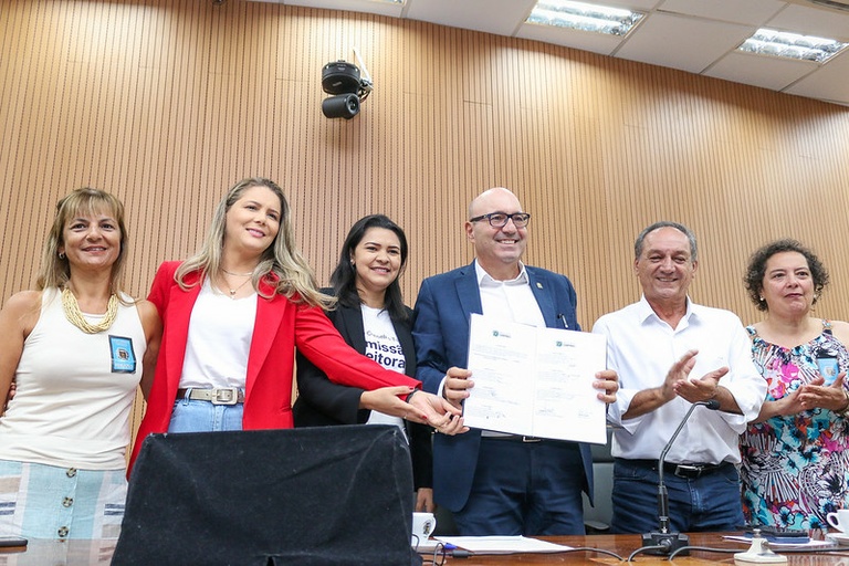 Conselheiros tutelares de Campinas  tomam posse em cerimônia realizada na Câmara