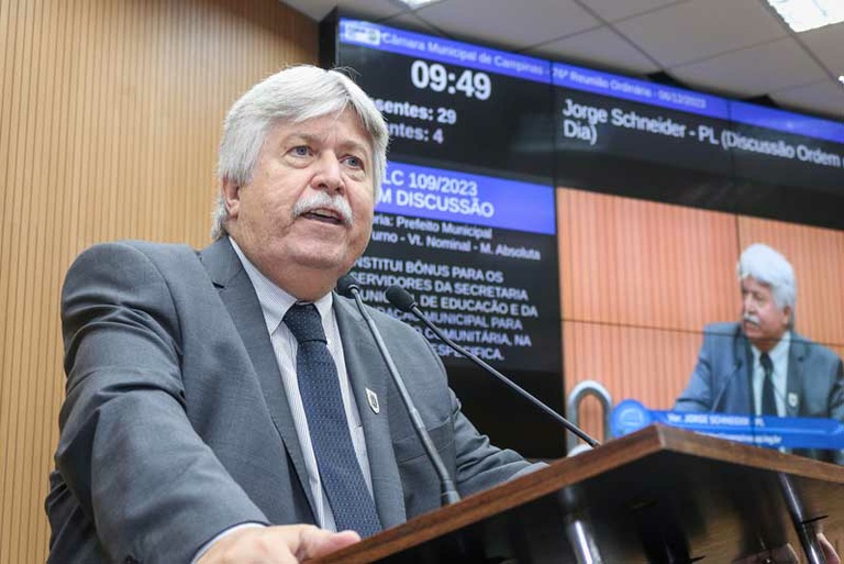 Jorge Schneider protocola Projeto de Lei que transforma a Vila Industrial em Polo Turístico 