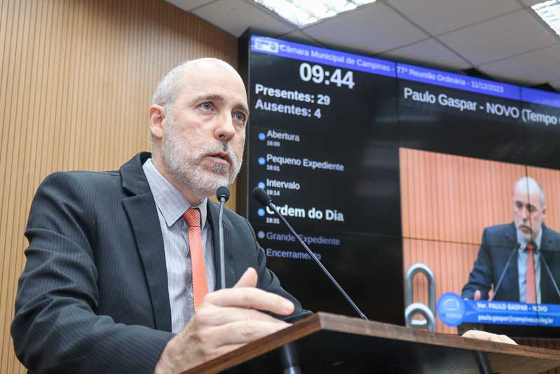 Paulo Gaspar protocola requerimento para criação de Comissão Especial de Estudos da Limpeza Urbana do Município