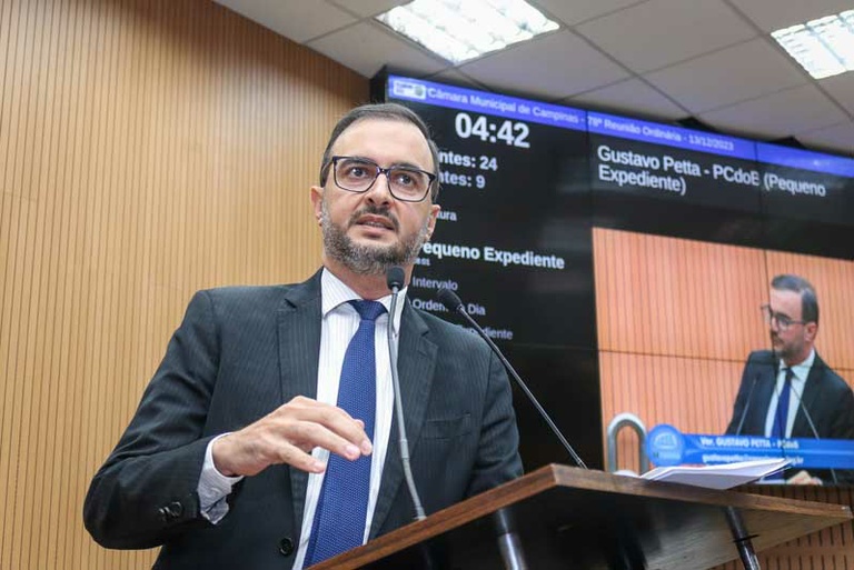 Projeto de Lei de Gustavo Petta determina redução e substituição progressiva de combustíveis poluentes nos ônibus de Campinas