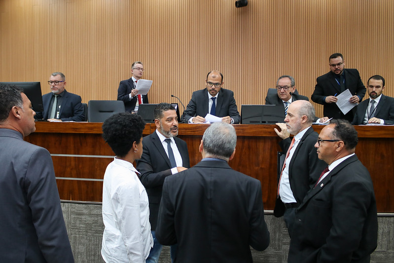 Câmara faz duas reuniões extraordinárias nesta quinta (20) para votar vencimento dos servidores, bônus para a educação e repasses do Fundo da Criança