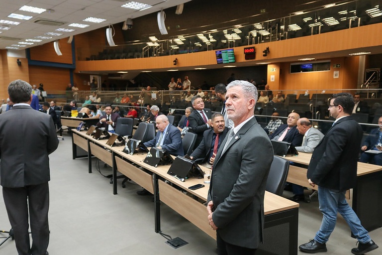 Câmara vota, em definitivo, novas regras para antenas de celular em Campinas, Lei de Diretrizes Orçamentárias para 2025 e Puxadinho Social