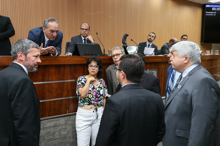 Em Reuniões Extraordinárias, vereadores aprovam reposição em vencimento dos servidores, bônus para a educação e repasses ao Fundo da Criança