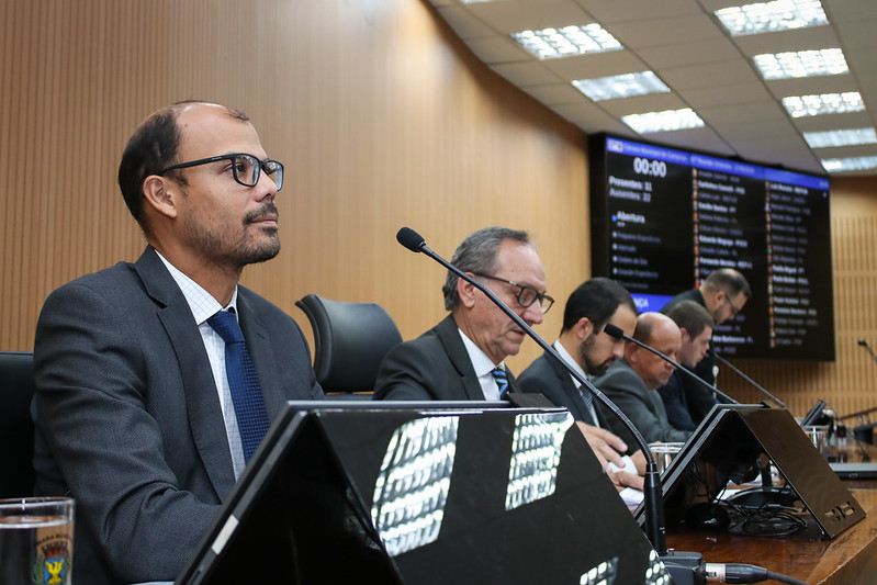 Por unanimidade e em definitivo, vereadores aprovam Projeto de Lei que concede isenção da taxa de estadia em pátio da Emdec aos finais de semana