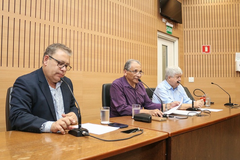 Comissão de Administração vota parecer a projeto que cria Frente de Inibição ao Assédio nos órgãos da administração e outros pareceres