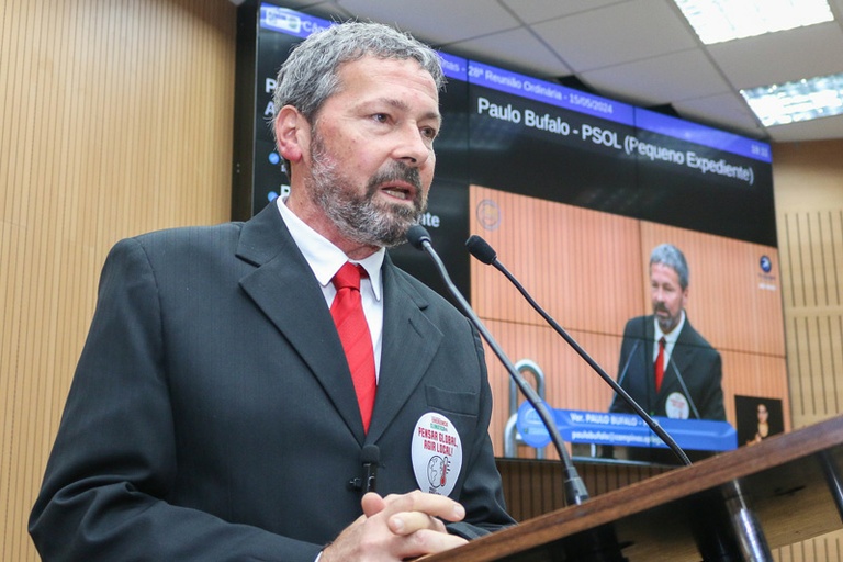 Paulo Bufalo homenageia Movimento de Mulheres Olga Benário com ‘Diploma Araceli Cabrera Sanches’
