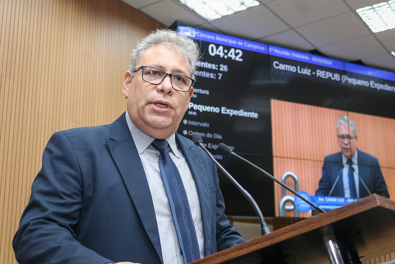 Carmo Luiz homenageia líder religioso dedicado a causas sociais com Diploma de Mérito Digno de Honra “Pastor João Batista Martins de Sá”