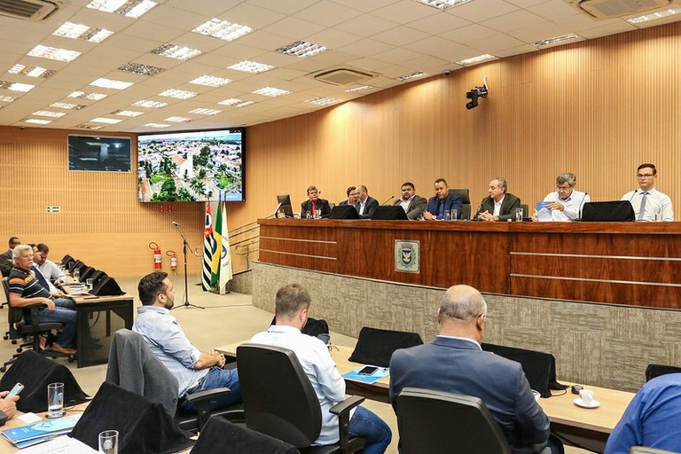 Em reunião nesta sexta (15) na Câmara, Luiz Rossini toma posse como presidente do Parlamento da RMC; encontro tem como pauta eventos climáticos e os recursos hídricos