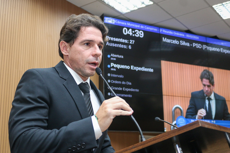 Marcelo Silva entrega título de Cidadão Campineiro a Nelson Leme da Silva Junior