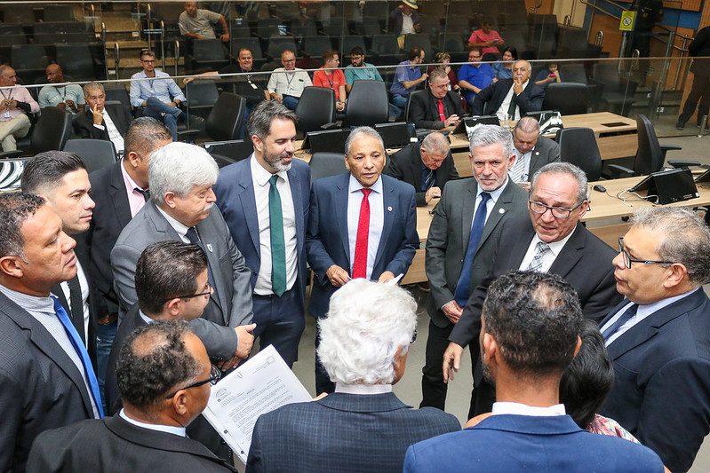Vereadores aprovam, por unanimidade e em definitivo, autorização para prefeitura contratar empréstimo de R$ 150 milhões com objetivo de executar obras em bairros