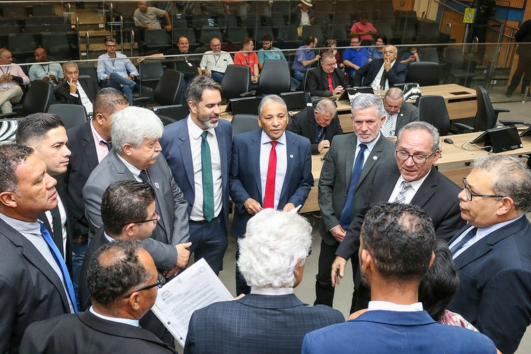 Vereadores aprovam, por unanimidade e em definitivo, autorização para prefeitura contratar empréstimo de R$ 150 milhões com objetivo de executar obras em bairros