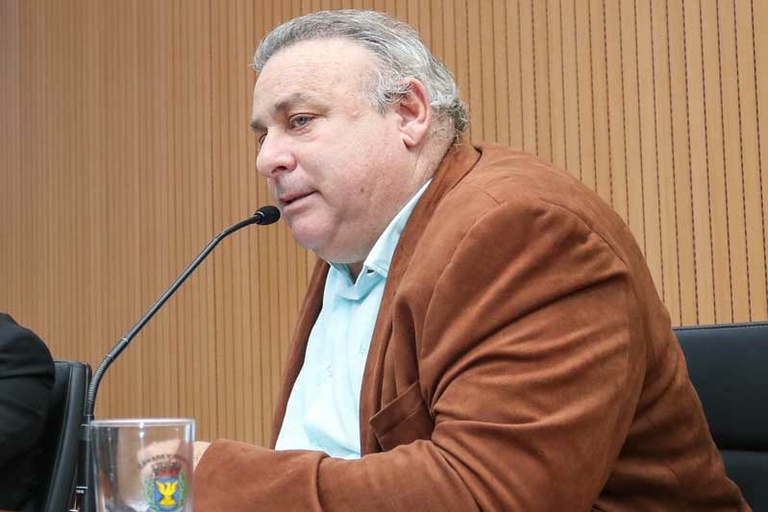 Arnaldo Salvetti entrega Título de Cidadão Campineiro ao comunicador  Paulo Leoni